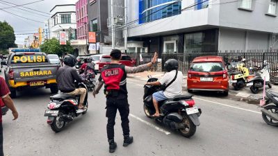 Patroli Dialogis Sat Samapta Beri Pelayanan Pengaturan Lalu Lintas dan Galang Kemitraan Warga