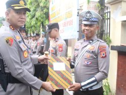 Dimasa Operasi Lilin 2025, Kapolres Parepare Beri Penghargaan Kepada 30 Personel Berkinerja Lebih