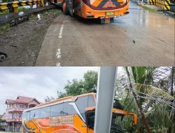 KECELAKAAN Di JEMBATAN TAKKALASI: BUS BERPLAT DP 7246 HA TABRAK PALANG PEMBATAS