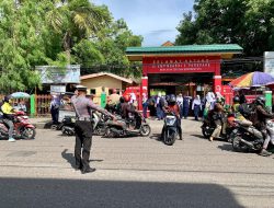 Personel Sat Lantas Polres Parepare Lakukan Pengaturan Siang, Beri Perlindungan bagi Pelajar