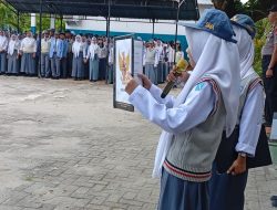 Sat Binmas Polres Parepare Bina Karakter Pelajar SMA Negeri 4 Lewat Police Goes To School
