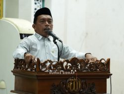 Tarawih Perdana di Masjid Agung, Bupati Ajak Warga Terus Dukung Program Pemerintah