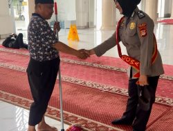 Ramadan 1447 H, Polwan Polres Gowa Pererat Silaturahmi Lewat Aksi Bersih Masjid