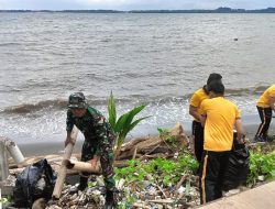 Sinergi Polres Parepare bersama TNI dan Pemkot Parepare Lakukan Bersih – Bersih Pantai Mattirotasi