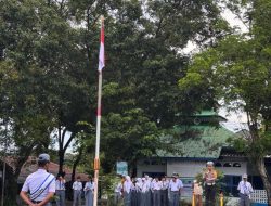 Sat Lantas Polres Parepare Edukasi Keselamatan Berkendara Lewat Program Police Goes to School di SMK 2