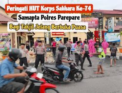 Peringati HUT Korps Sabhara ke-74, Samapta Polres Parepare Bagi Takjil Jelang Berbuka Puasa