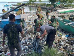 Gerakan Indonesia Asri, Polres Parepare Bersama TNI dan Pemkot Aksi Bersihkan Pantai Cempae