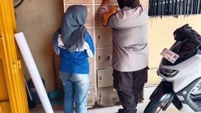 Satu Hari Satu Rumah, Bhabinkamtibmas Polsek Soreang Sosialisasikan Layanan Call Center 110