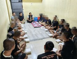 Jumat Berkah, Satresnarkoba Polres Gowa Duduk dan Makan Bersama Tahanan