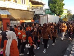 Polres Parepare Kawal Jalan Sehat Dies Natalis STIKES Fatima, Ratusan Peserta Padati Jalur Kota