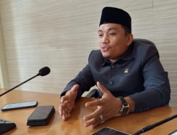 Penyaluran Bansos Di Desa Rea Timur Ricuh,Ketua  DPRD Minta Agar DPMD Serta Dinsos Turun Kelokasi