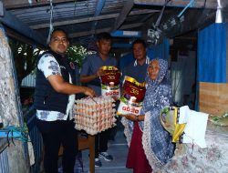 Terima Bantuan Sembako, Warga Apresiasi Polres Sidrap 