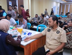 Puluhan Warga Dan Personel Polres Barru Ikuti Pemeriksaan Kesehatan