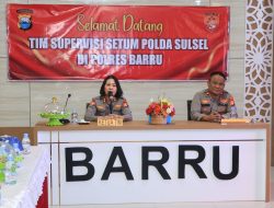 TIM SETUM POLDA SULSEL SUPERVISI PENGGUNAAN APLIKASI ASTINA DI POLRES BARRU, DORONG DIGITALISASI ADMINISTRASI POLRI