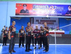 KAPOLRES BARRU BUKA KEJUARAAN BULUTANGKIS KAPOLRES CUP 2026, SEMARAKKAN HUT BHAYANGKARA KE-80
