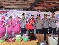 POLRES BARRU SALURKAN BANTUAN SOSIAL KEPADA WARGA PULAU PANIKIANG, WUJUD KEPEDULIAN MENYAMBUT HARI BHAYANGKARA KE-80