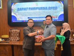 Bupati Soppeng Serahkan Ranperda Pertanggungjawaban APBD 2025 ke DPRD