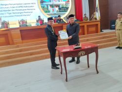 Bupati Polman Serahkan Pertanggungjawaban Realisasi Penggunaan APBD Tahun Anggaran 2025 Kepada Ketua DPRD Polman 
