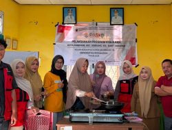 Mahasiswa KKN Unhas Gelombang 116 Gelar Demonstrasi Pembuatan Nugget Ikan Fortifikasi Daun Kelor sebagai Upaya Pencegahan Stunting di Kelurahan Bukit Harapan