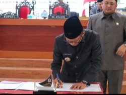 DPRD Polman Tandatangani Nota Kesepakatan KUA Dan Perubahan PPAS,2026,PAD Polman Meningkat  Menjadi Rp.92,388 M
