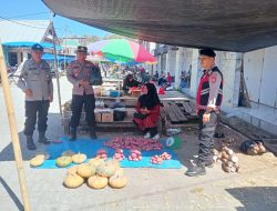 Polsek Soppeng Riaja Tingkatkan Keamanan Pasar Mangkoso Lewat Patroli Dialogis dan Sambang