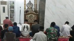 TNI Manunggal Bersama Rakyat, Babinsa Koramil 1409-01/Somba Opu Laksanakan Safari Subuh dan Komsos