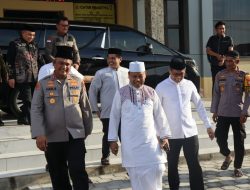Ustaz Das’ad Latif Isi Tausiah di Polres Soppeng, Pesan Akhlak Jadi Penguatan bagi Personel