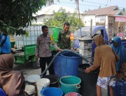 Babinkamtibmas Desa Pao-Pao Polres Barru Salurkan Air Bersih Kepada Warga Di Dua Dusun