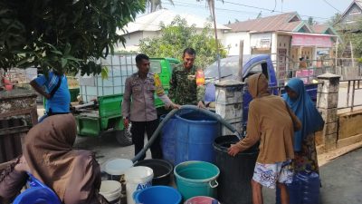 Babinkamtibmas Desa Pao-Pao Polres Barru Salurkan Air Bersih Kepada Warga Di Dua Dusun