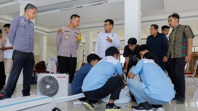 Kapolres Barru Bersama Kadis Tenaga Kerja Kab.Barru Meninjau  Pelaksanaan Pelatihan  Vokasi Teknik  Pelatihan Perawatan AC